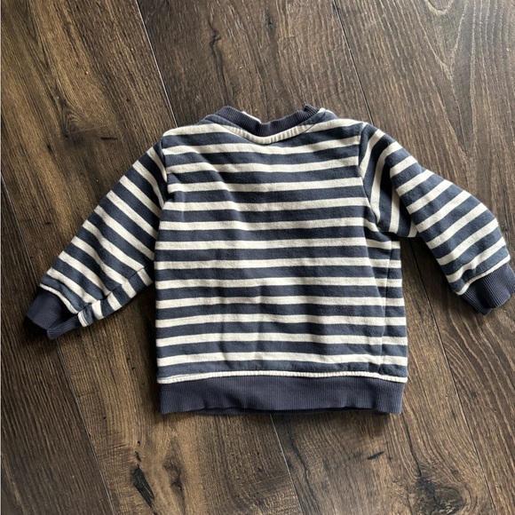 H&M Sweatshirt - Picture 4 of 4